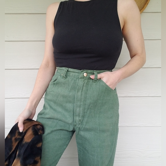 Vintage Wrangler Misses High-Waisted Green Denim Pleated Straight Leg Size 13/14 - Picture 9 of 13